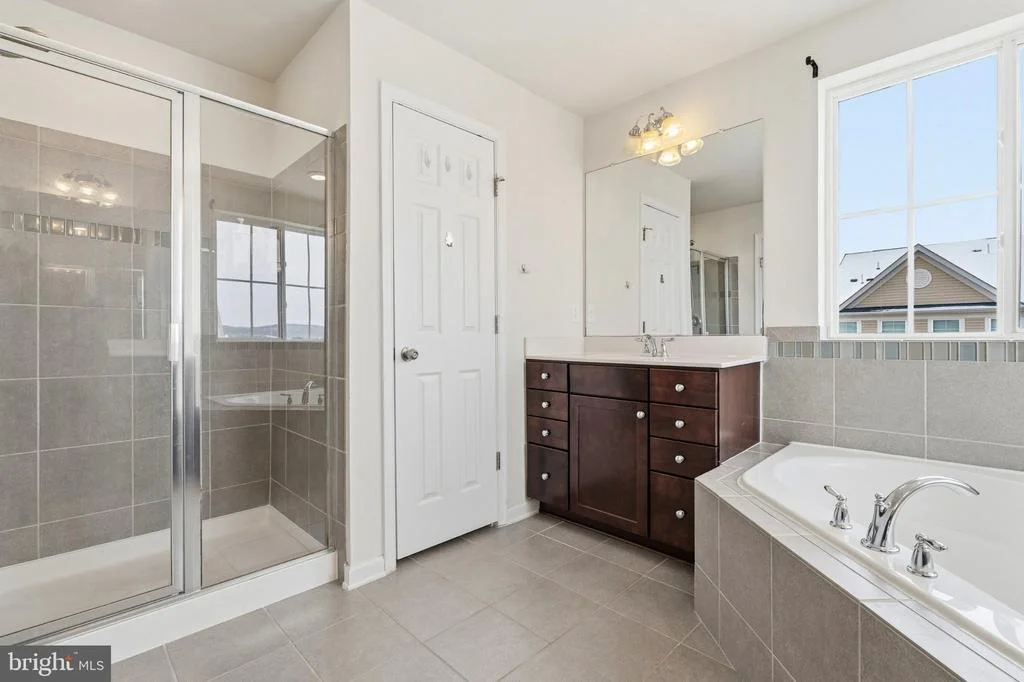 Photo of 5902 FORUM SQUARE