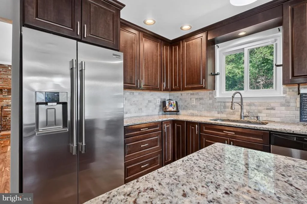 Photo of 8327 SAIL COURT