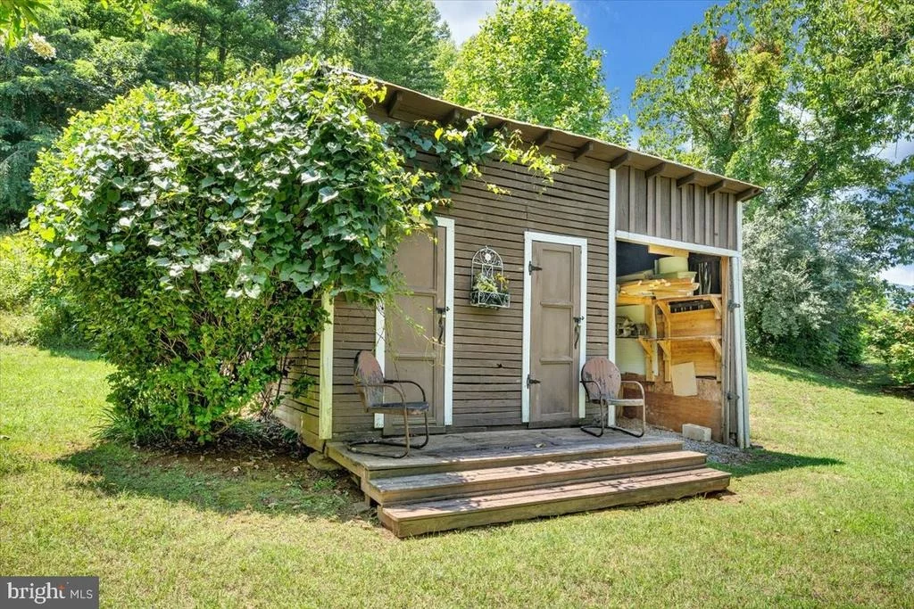 Photo of 2170 LONE IVY ROAD