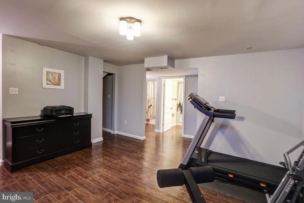Photo of 8 TARFSIDE COURT