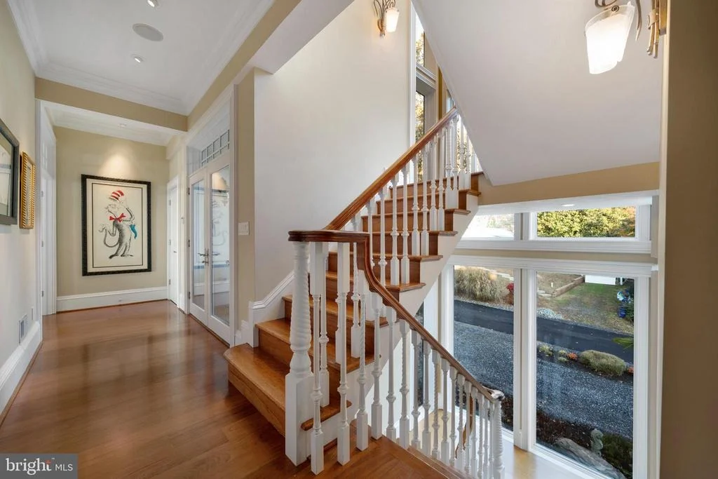 Photo of 206 HARBOR DRIVE