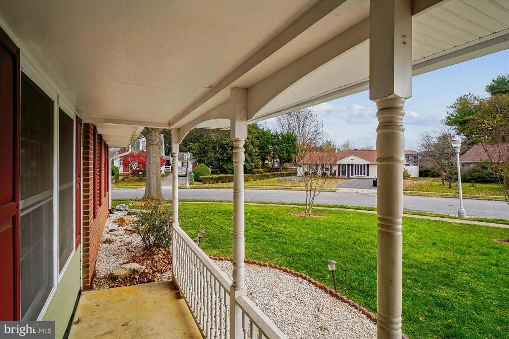 Photo of 417 WHITE OAK PLACE