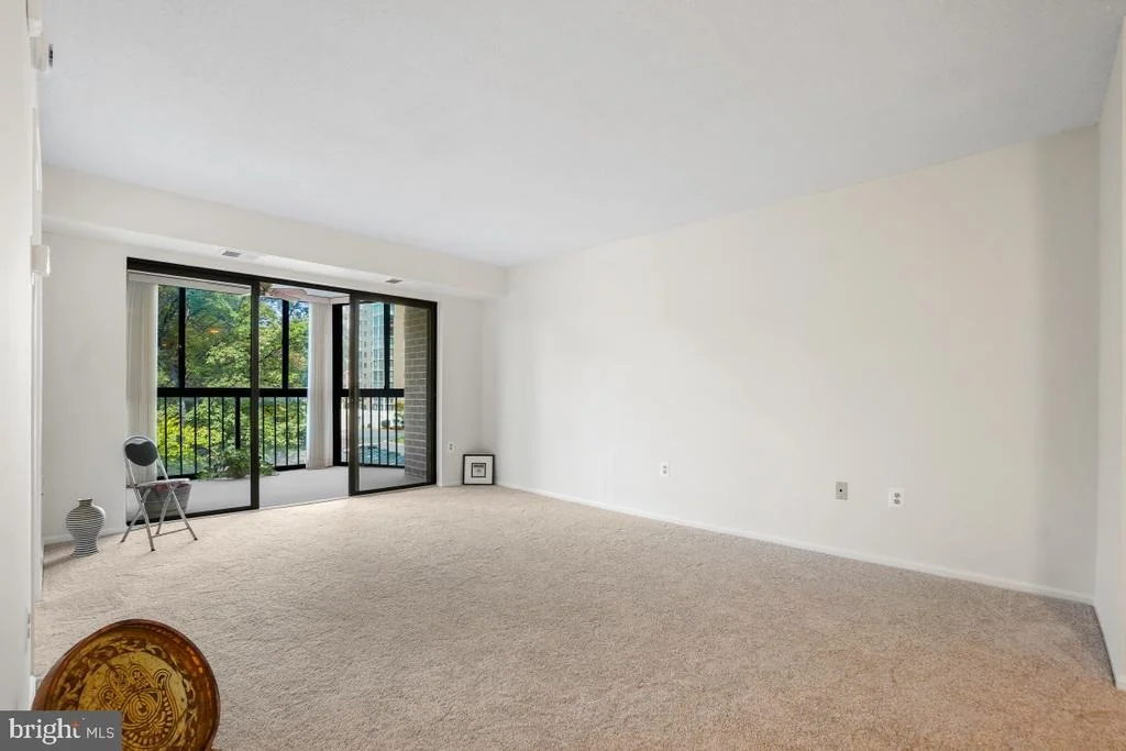 Photo of Unit 2321 at 15107 INTERLACHEN DRIVE