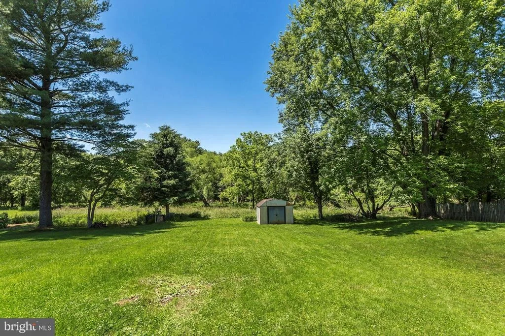 Photo of 18312 QUEEN ELIZABETH DRIVE