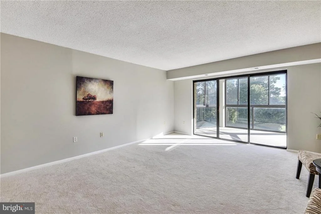 Photo of Unit 610 at 15107 INTERLACHEN DRIVE