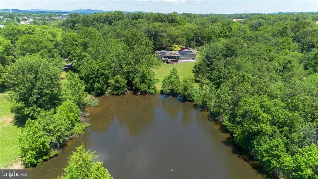 Photo of 1618 EAGLE SCHOOL ROAD