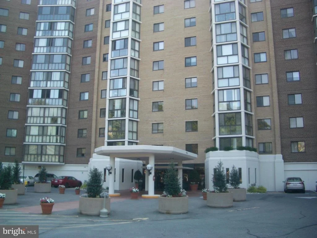 Photo of Unit 4615 at 15100 INTERLACHEN DRIVE