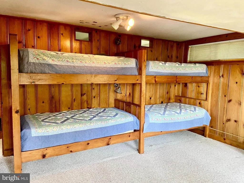 Photo of 322 CLOPSTON HILL