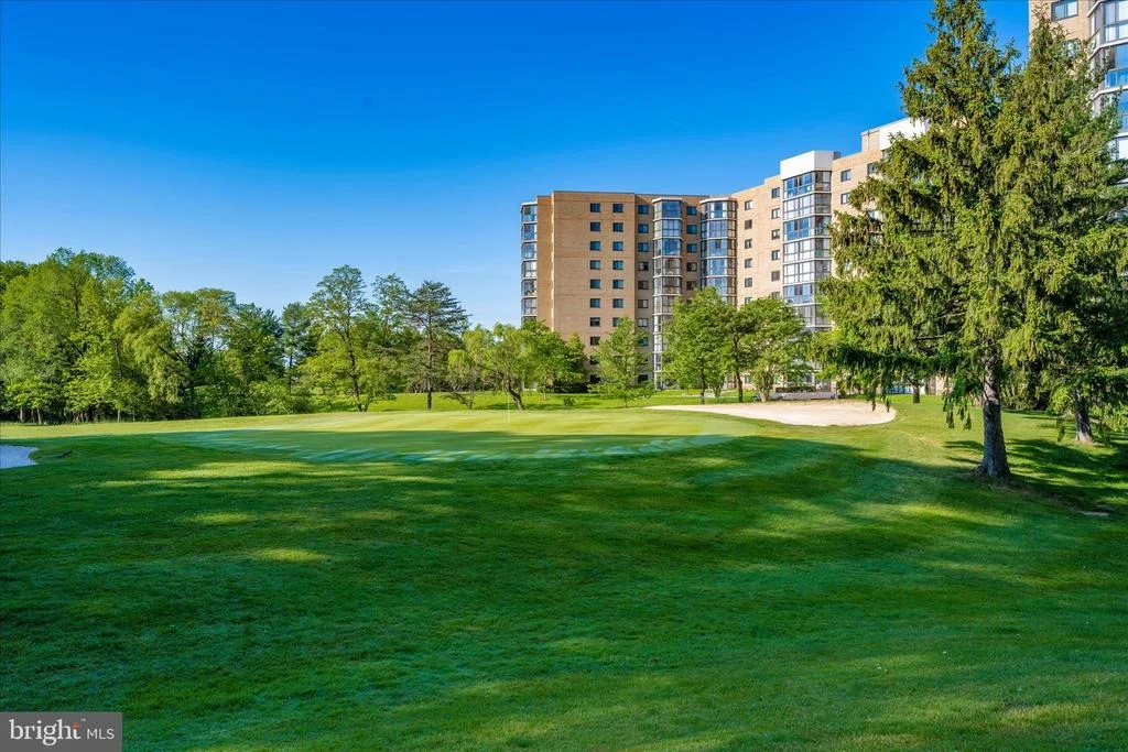Photo of Unit 309 at 14809 PENNFIELD CIRCLE