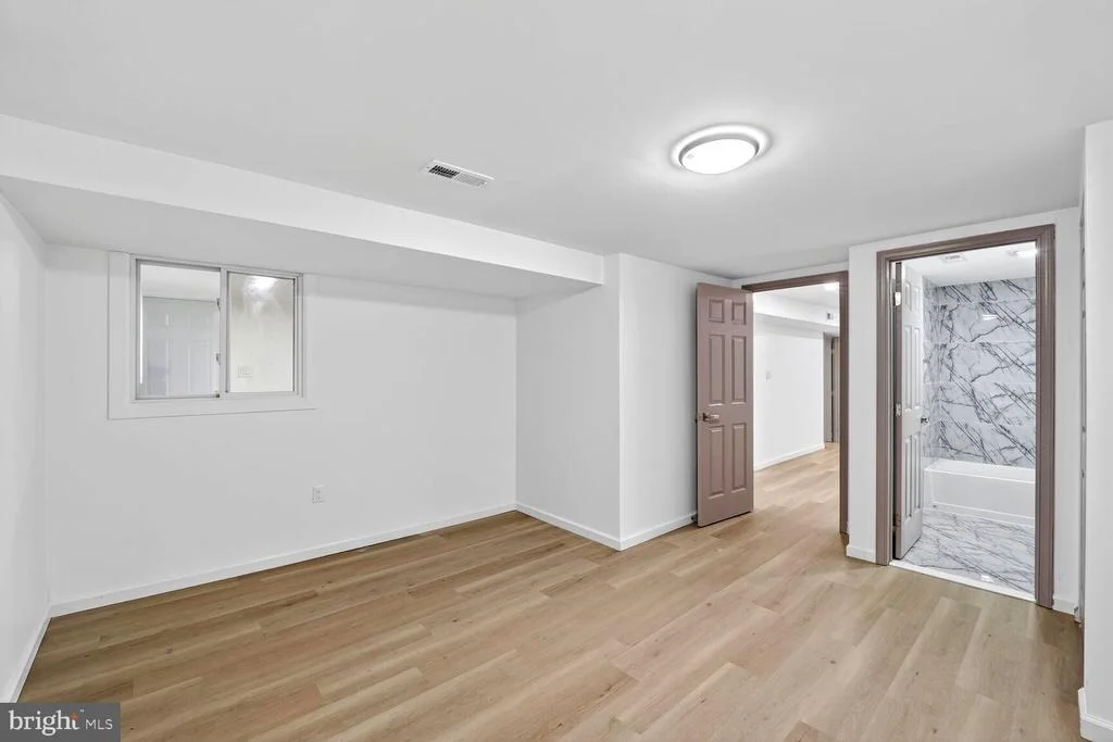 Photo of 5604 DUNDALK DRIVE