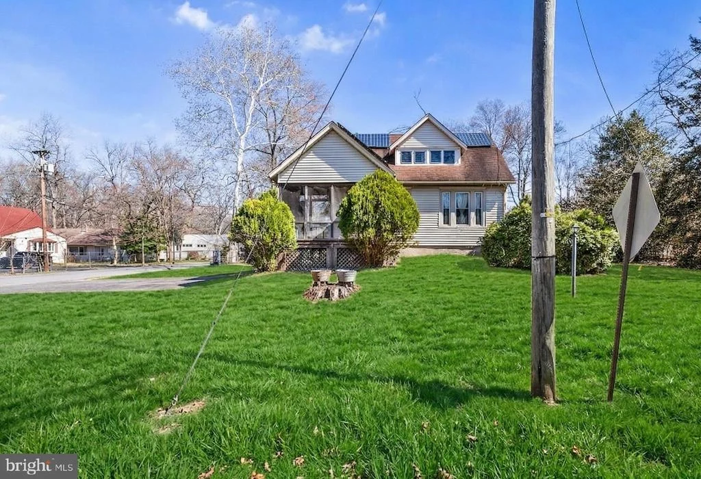 Photo of 607 RAILROAD BOULEVARD