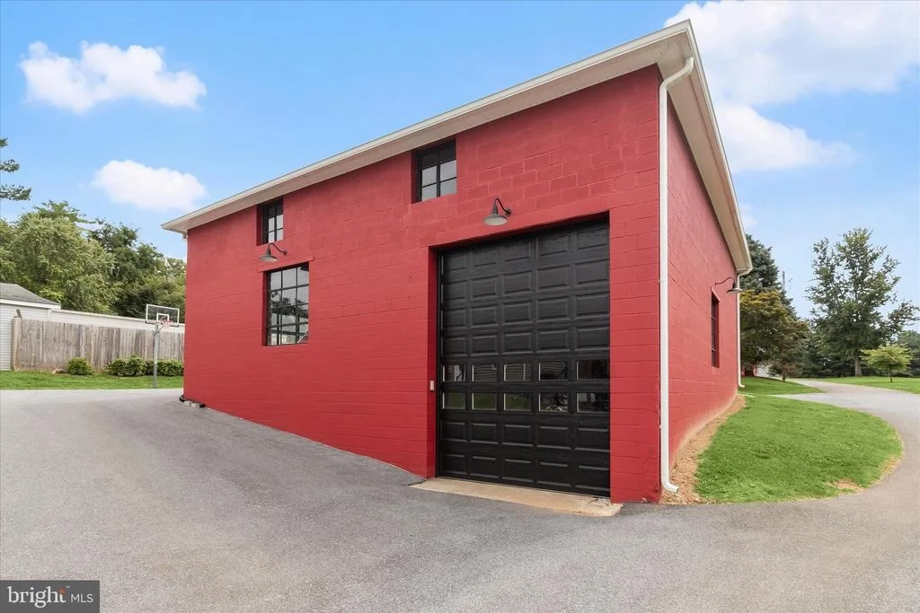 Photo of 16645 FREDERICK ROAD