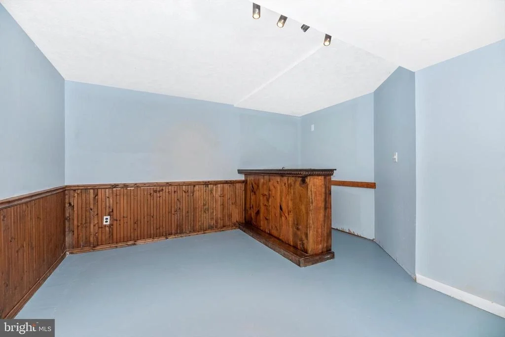 Photo of 484 HILLCREST DRIVE