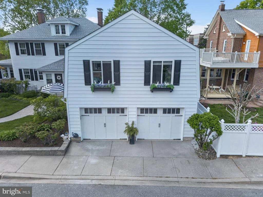 Photo of 829 SAVANNAH ROAD