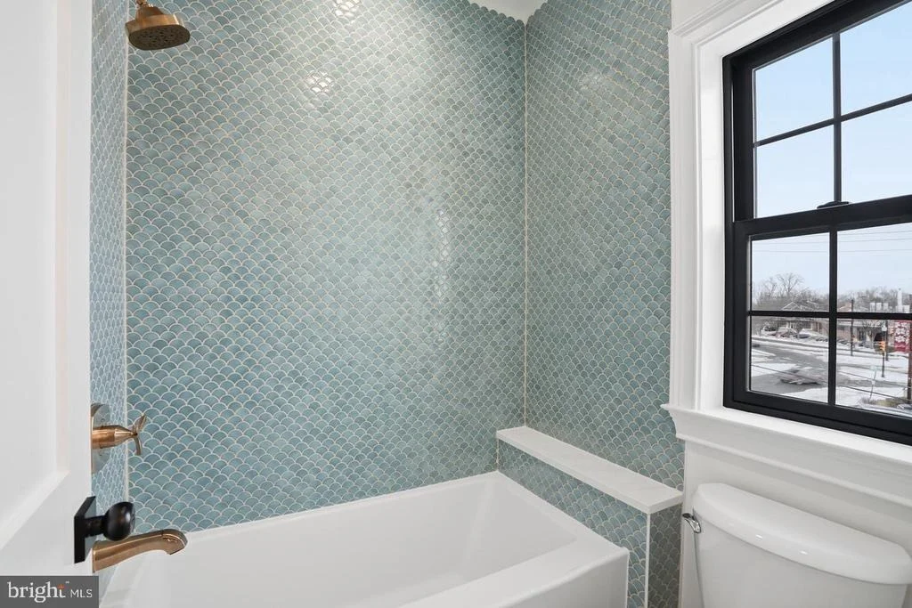 Photo of 6512 WILLIAMSBURG BOULEVARD