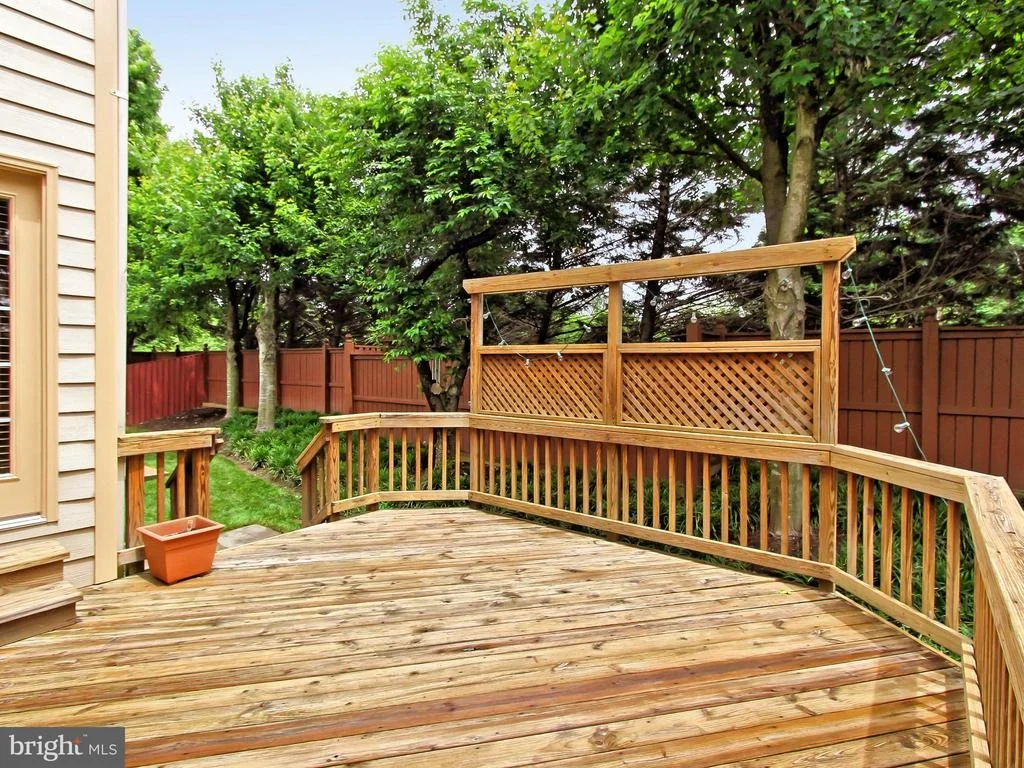 Photo of 2727 ROBALEED WAY