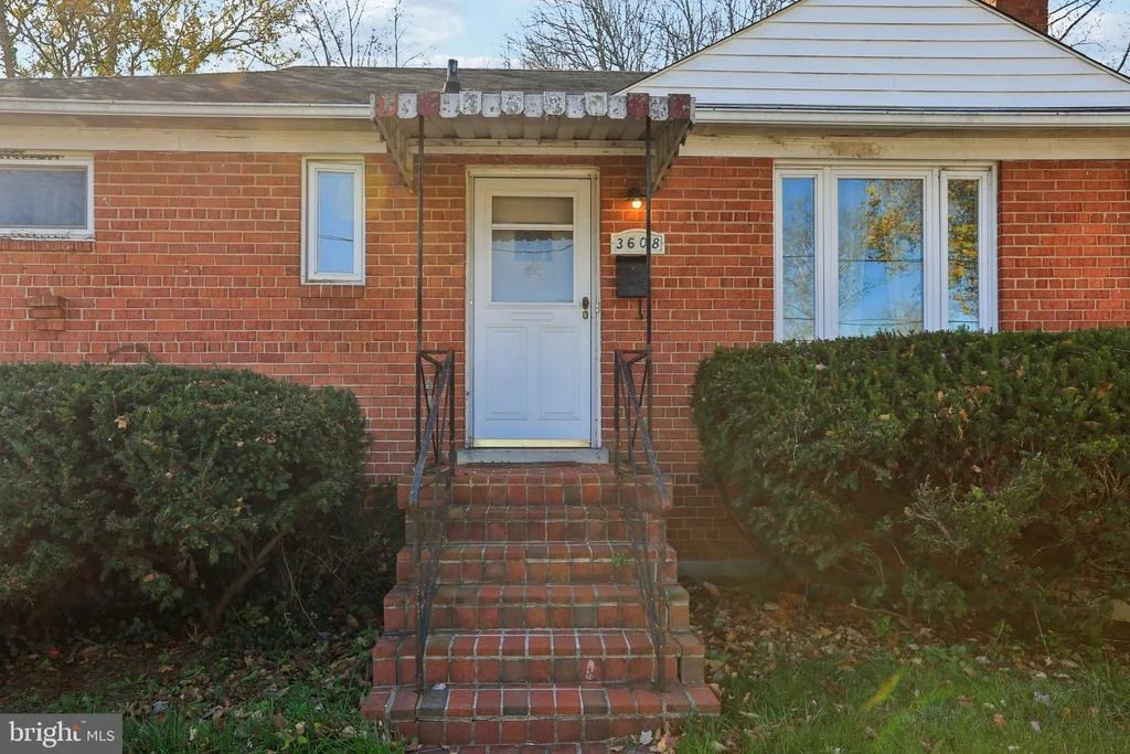 Photo of 3608 JANET ROAD