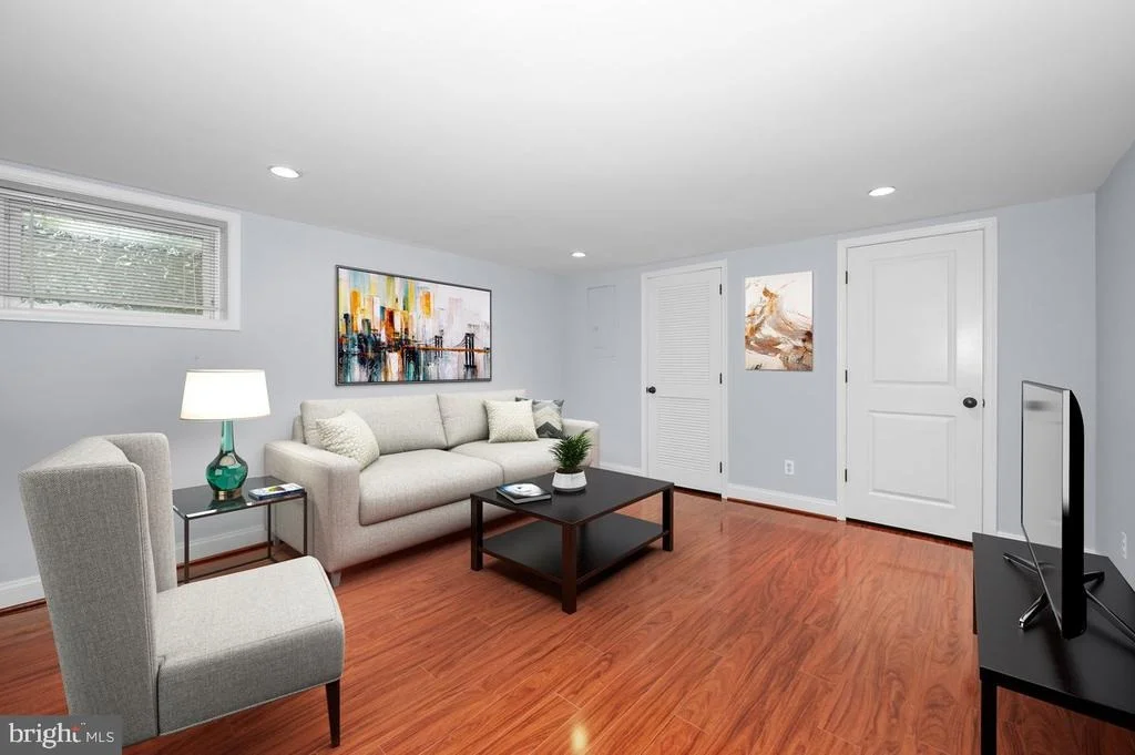 Photo of 6 E HAMILTON AVENUE