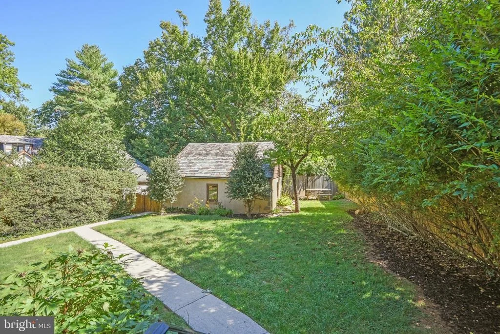 Photo of 105 SUMMERFIELD ROAD