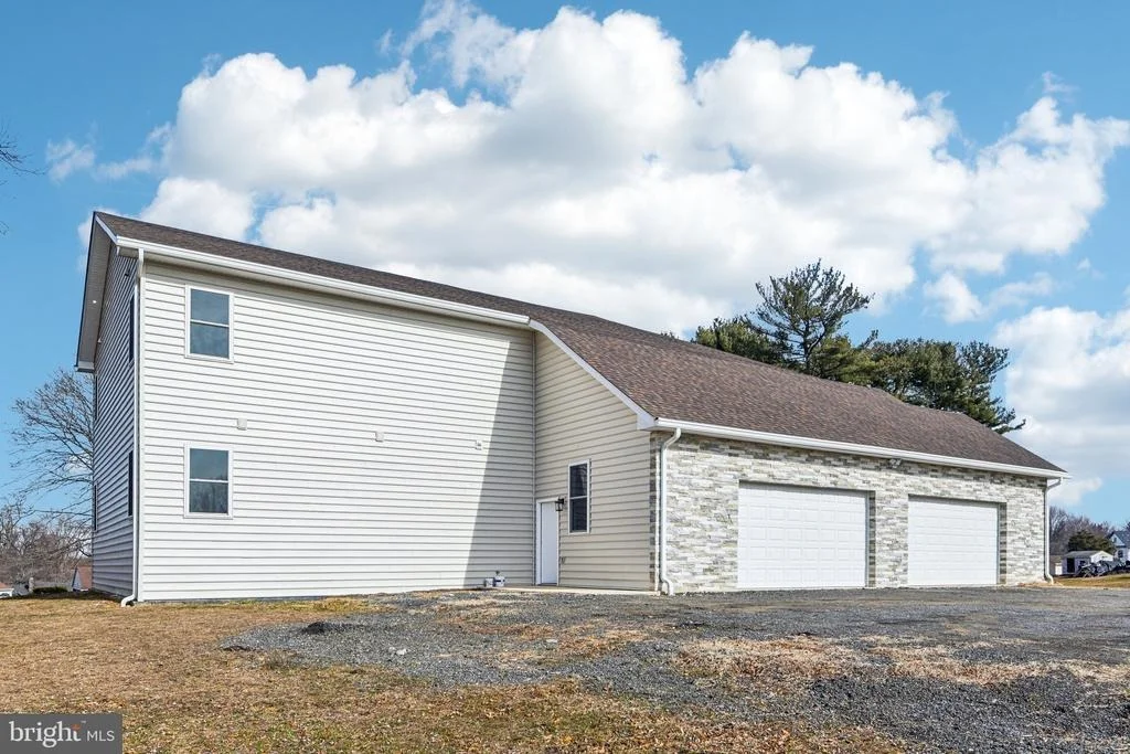 Photo of 8325 GROVE ANGLE ROAD