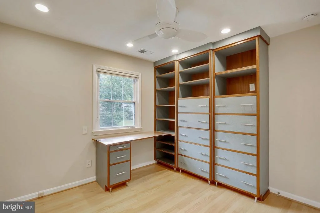 Photo of 2124 EDGEWATER PARKWAY