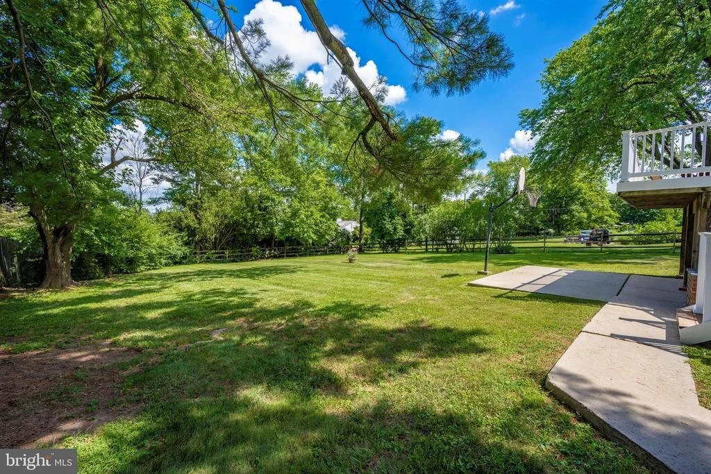 Photo of 25805 RIDGE ROAD
