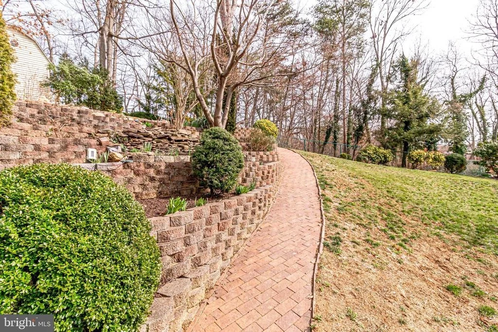 Photo of 919 JUNIPER PLACE