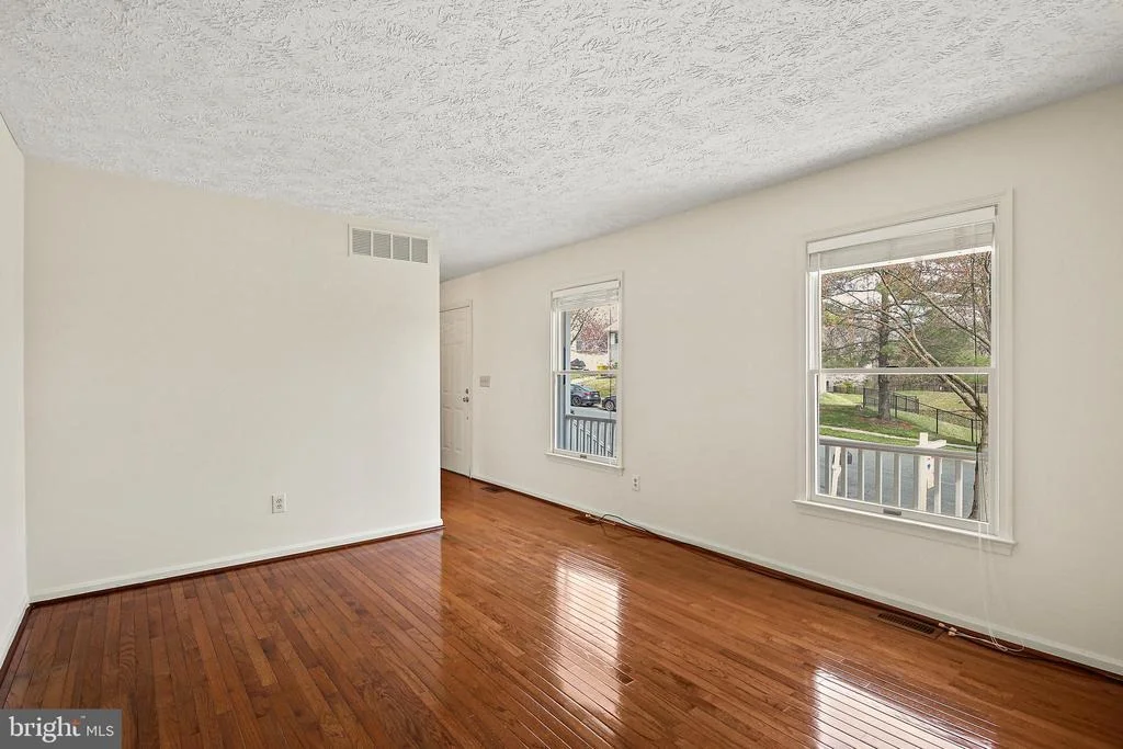 Photo of 3 GREENKNOLL BOULEVARD