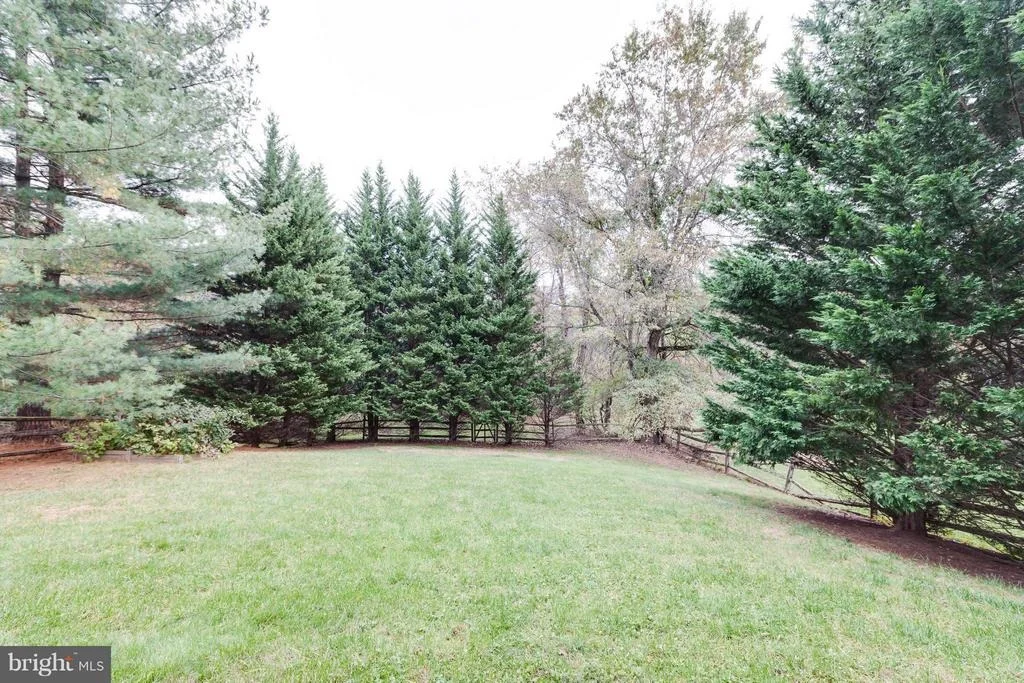 Photo of 11263 VALLEY BEND DRIVE