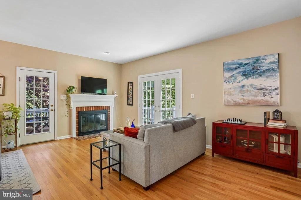 Photo of 465 TSCHIFFELY SQUARE ROAD