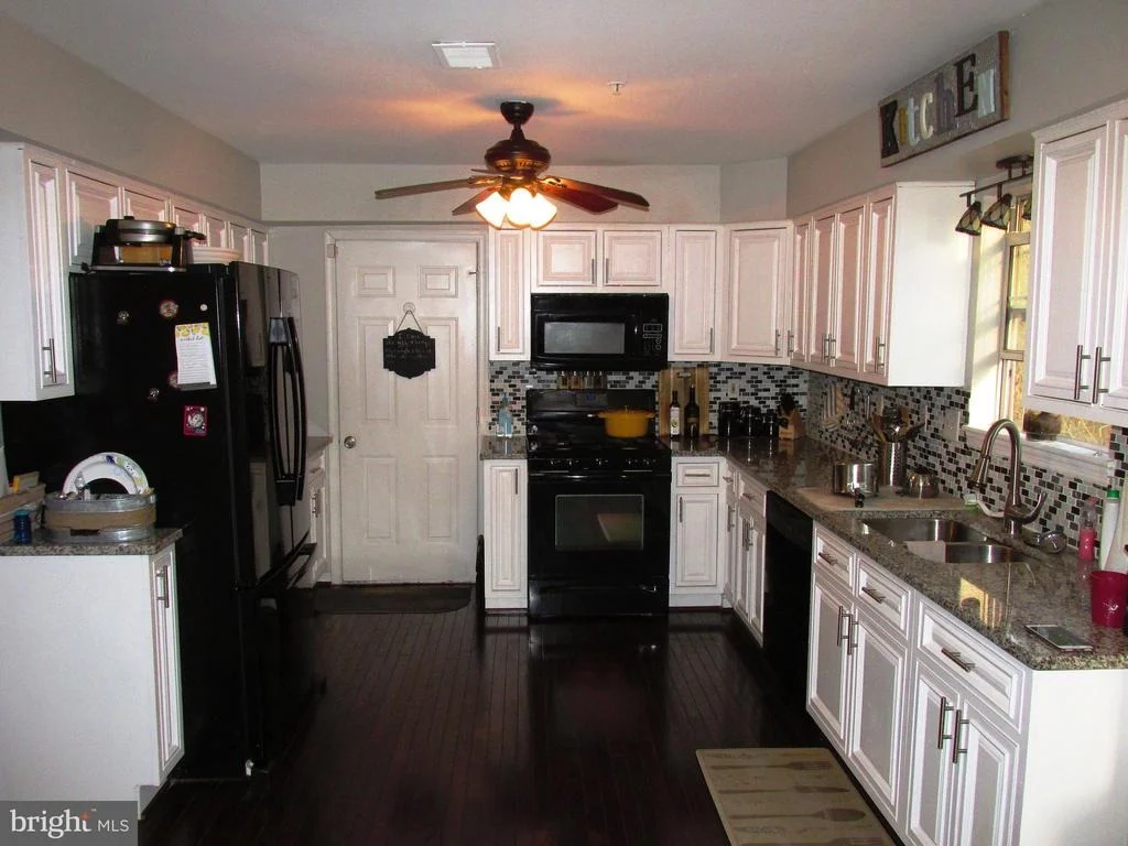 Photo of 9103 JOUSTING LANE