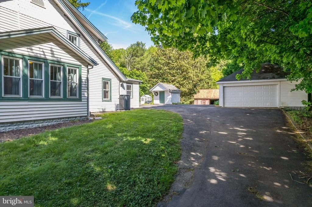 Photo of 28733 RIDGE ROAD