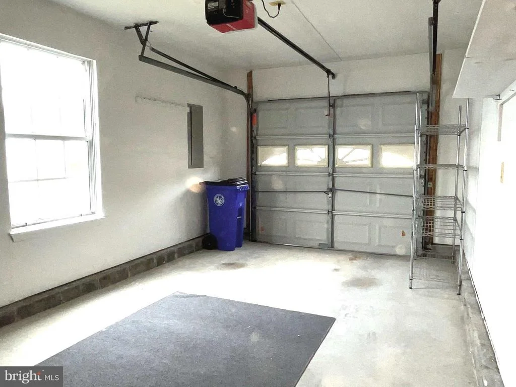 Photo of 5686 BARBERRY COURT
