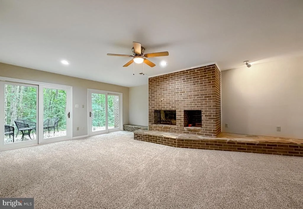 Photo of 8425 MAUSEN LANE
