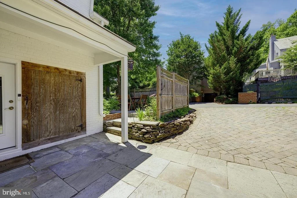 Photo of 3905 LAIRD PLACE