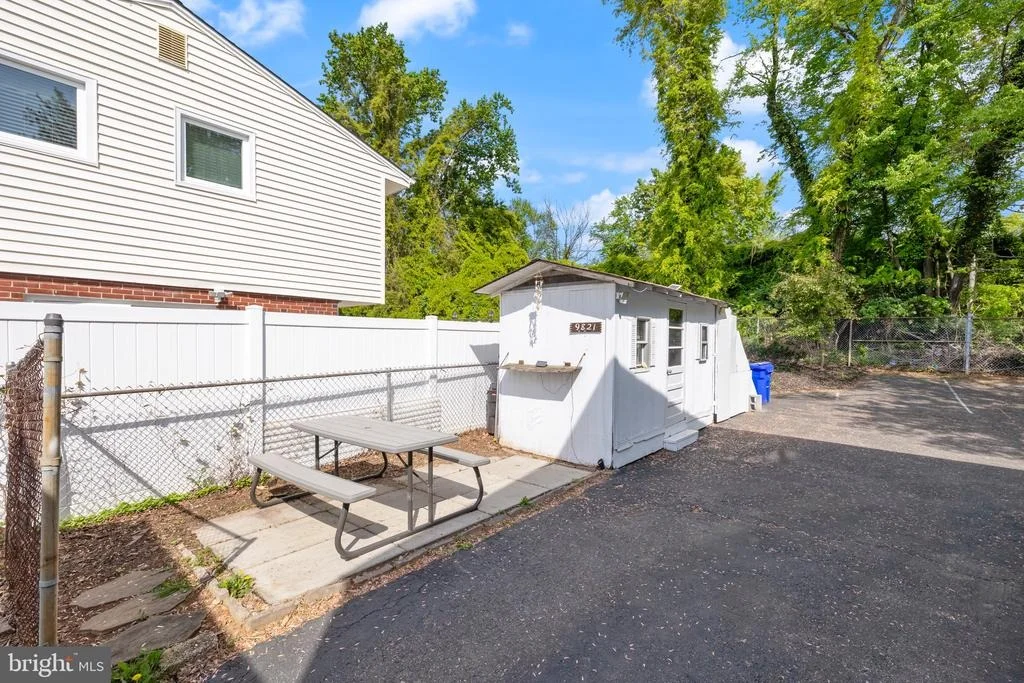 Photo of 9821 SINGLETON DRIVE