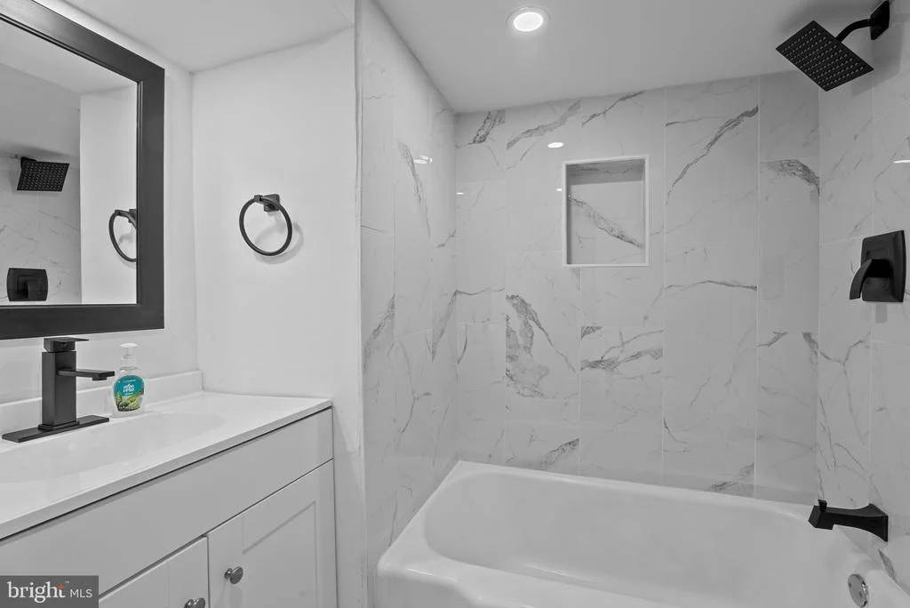 Photo of 6822 BUCKINGHAM LANE
