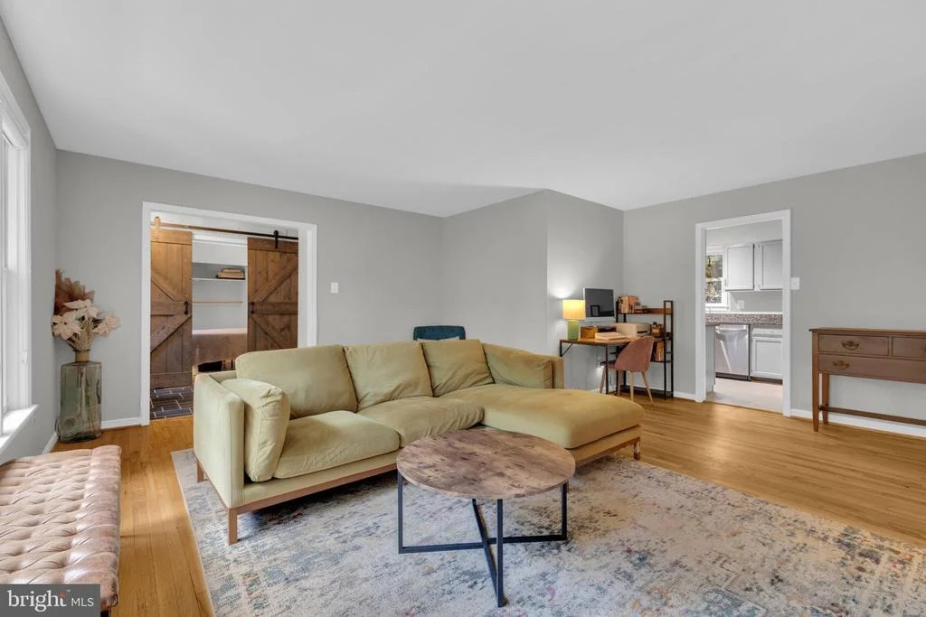 Photo of 5238 GRAYSTONE ROAD