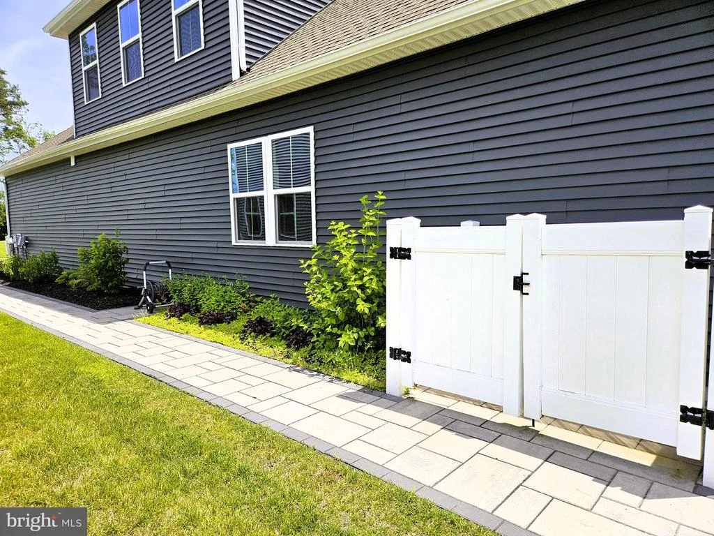 Photo of 36747 GREENWAY DRIVE