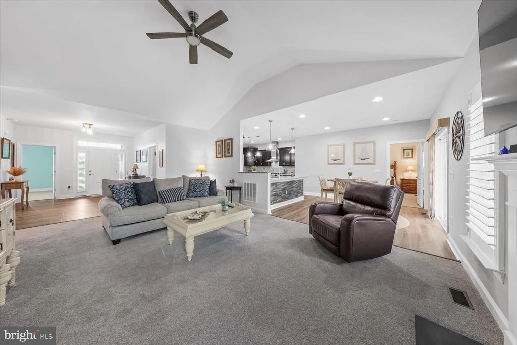 Photo of 24860 MISTLETOE DRIVE