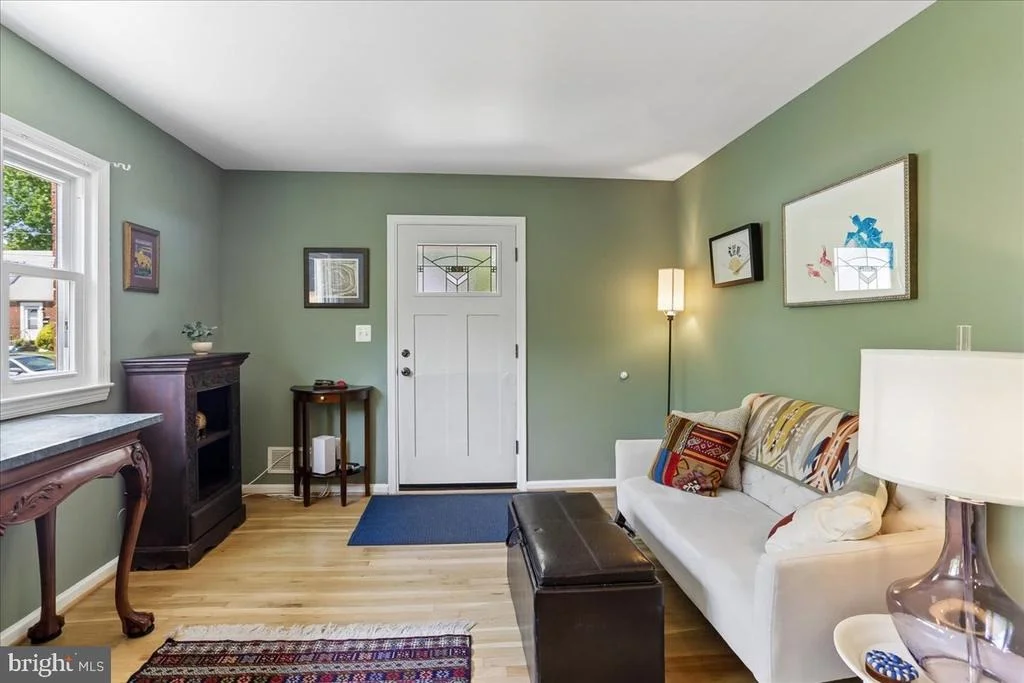 Photo of 1504 CREST ROAD