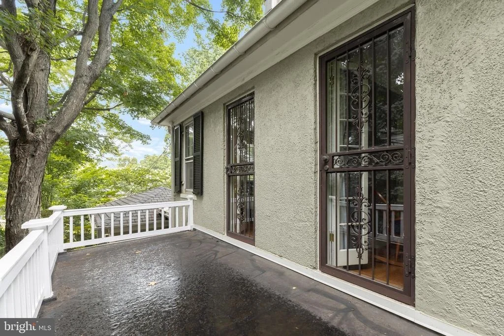 Photo of 210 NORTHFIELD PLACE