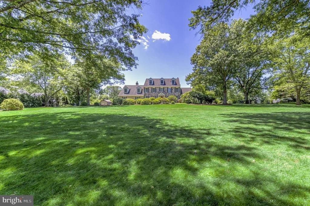 Photo of 24 MEADOW LANE