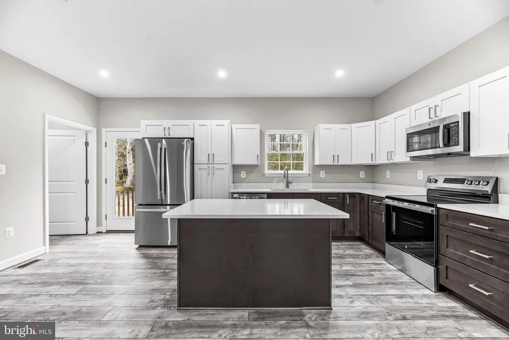 Photo of 20250 HAWKS WAY