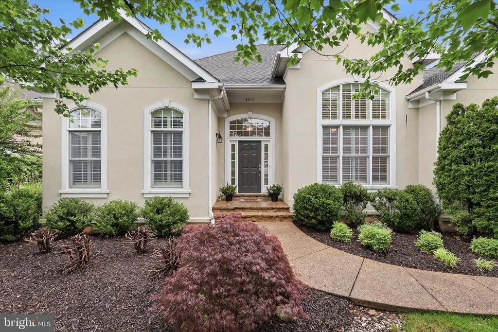 Photo of 8277 ROXBOROUGH LOOP