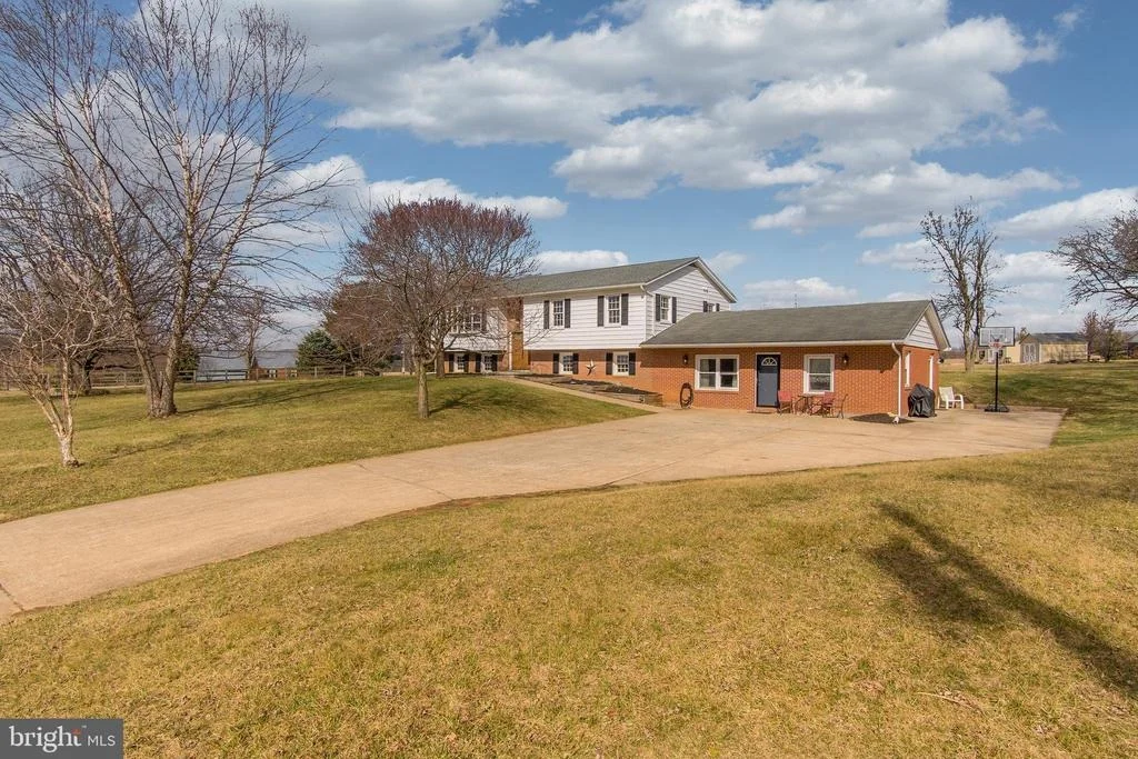 Photo of 3916 VALLEY VIEW ROAD