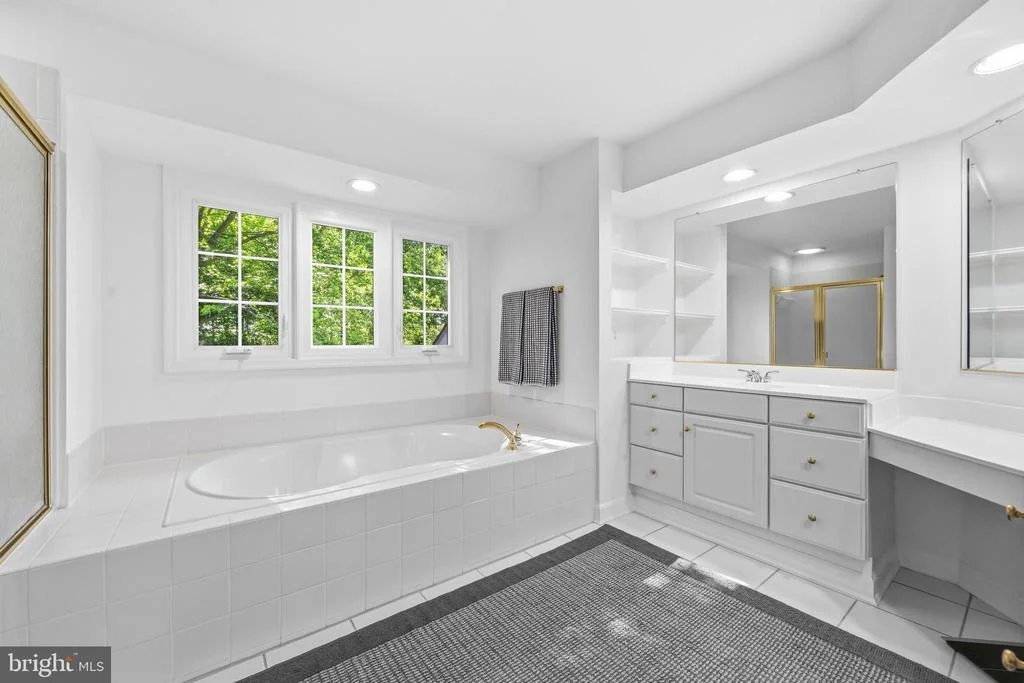 Photo of 21527 FOX FIELD CIRCLE