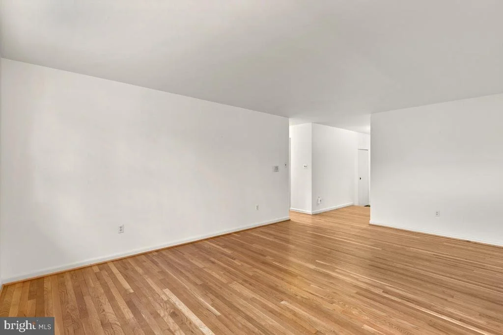 Photo of 2725 WOODEDGE ROAD