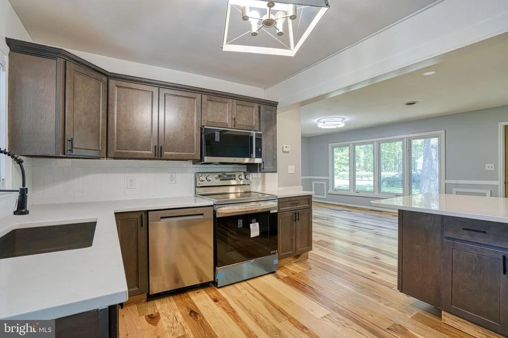 Photo of 10 BAY VIEW AVENUE