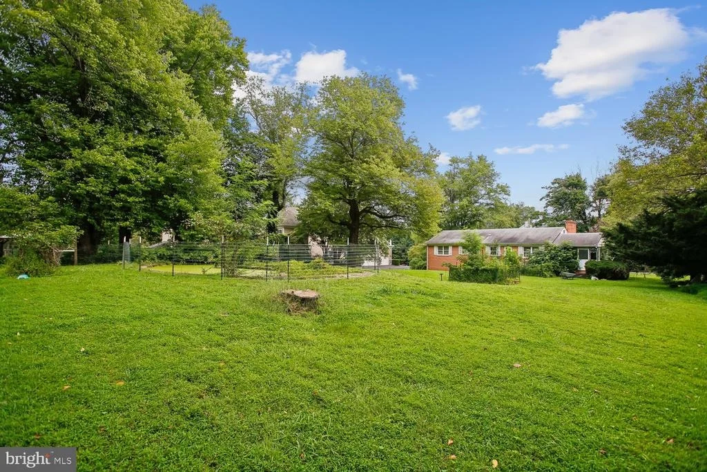 Photo of 2810 HILL ROAD